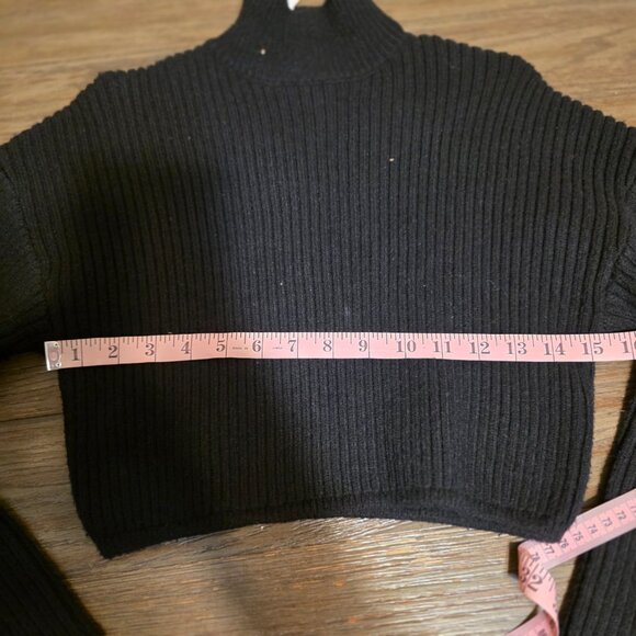 Naked Wardrobe Mock Neck Rib Crop Sweater NWOT Black Small - Picture 5 of 9
